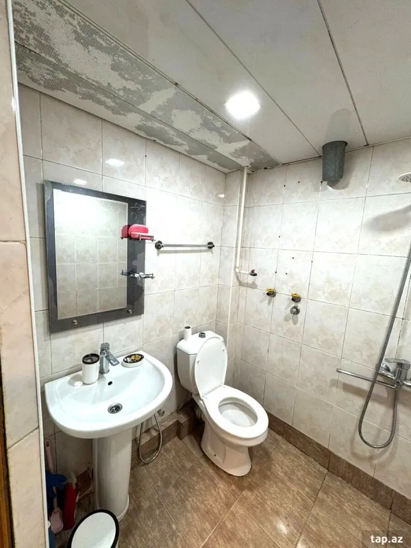 Kirayə verilir 2 otaqlı mənzil 60 m²
