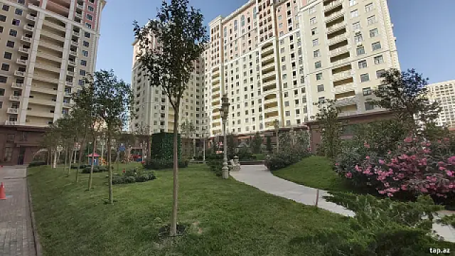 Kirayə verilir 3 otaqlı yeni tikili 130 m²