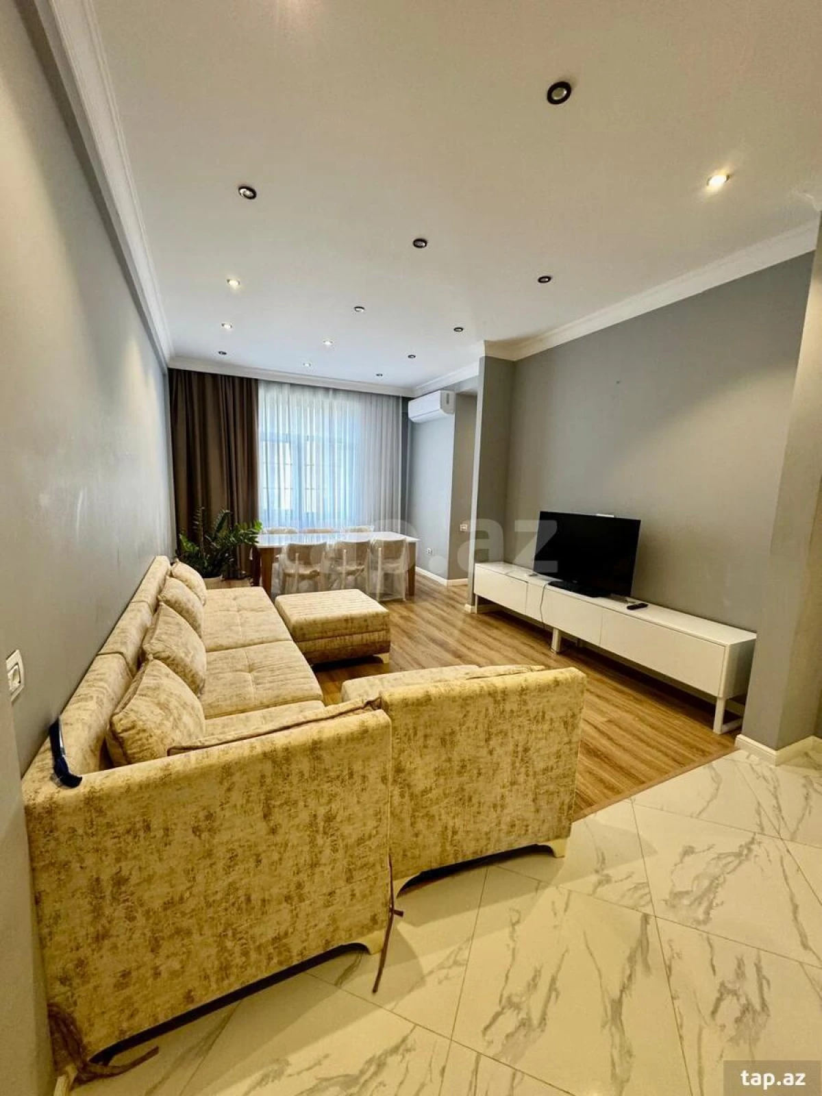 Kirayə verilir 3 otaqlı yeni tikili 130 m²