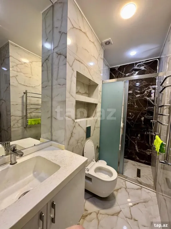 Kirayə verilir 3 otaqlı yeni tikili 130 m²