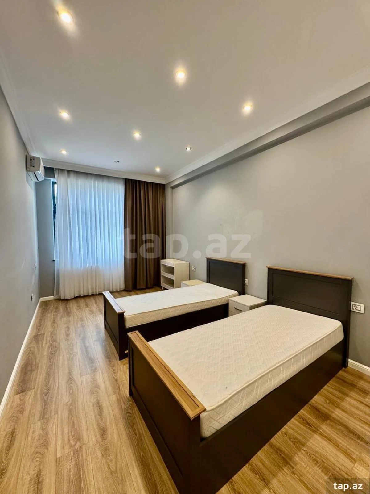 Kirayə verilir 3 otaqlı yeni tikili 130 m²