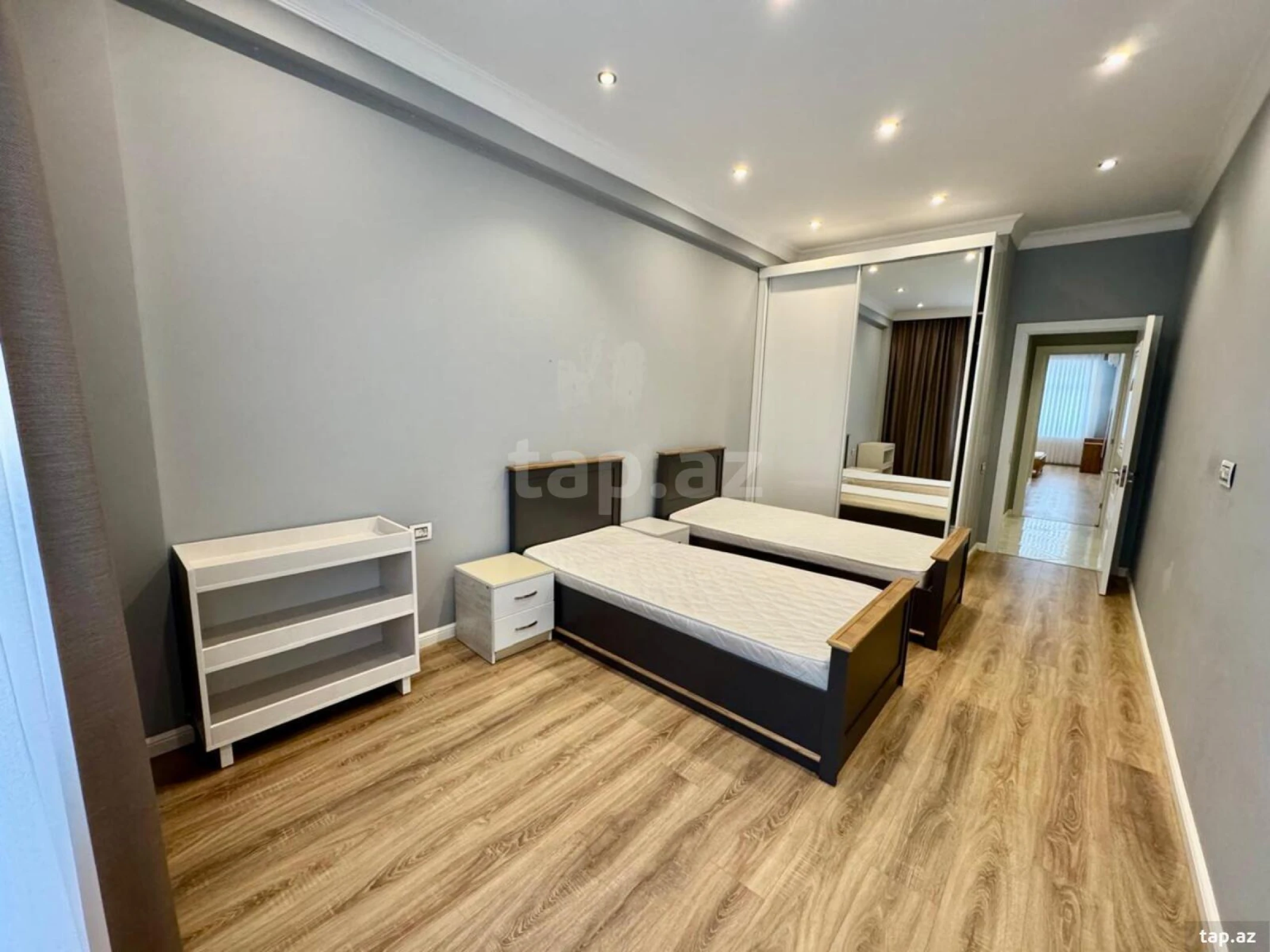 Kirayə verilir 3 otaqlı yeni tikili 130 m²