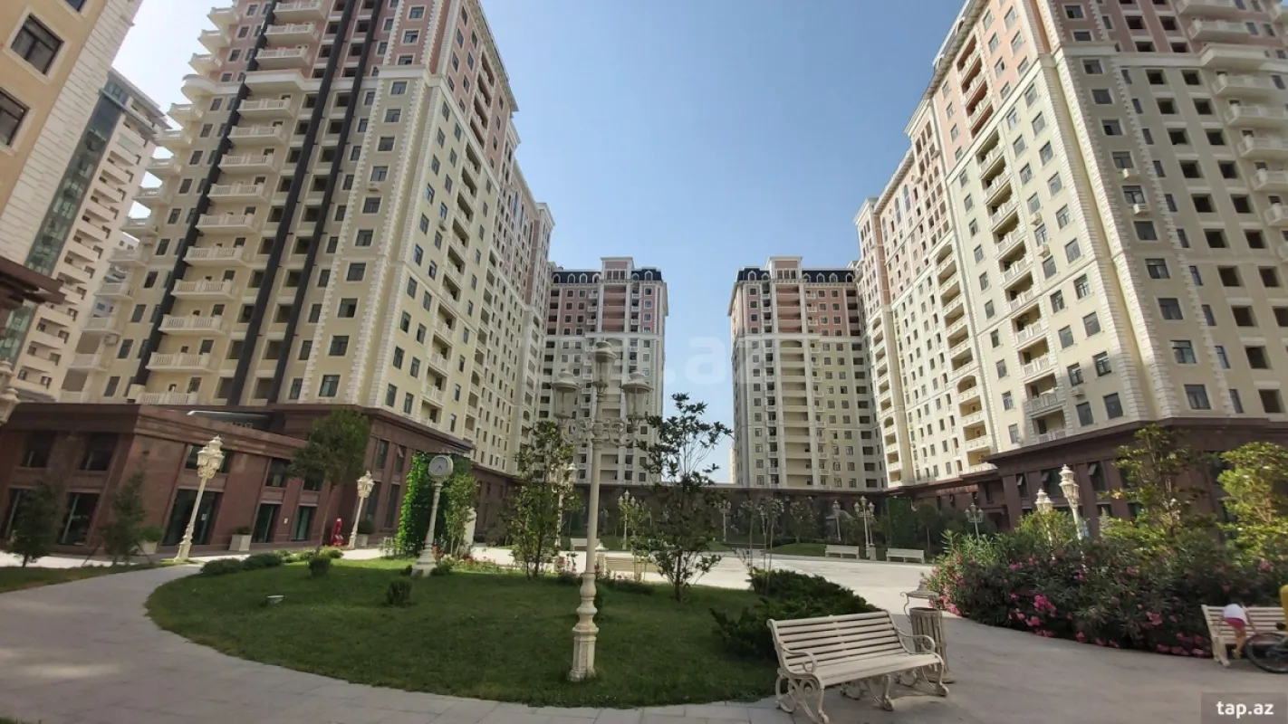 Kirayə verilir 3 otaqlı yeni tikili 130 m²