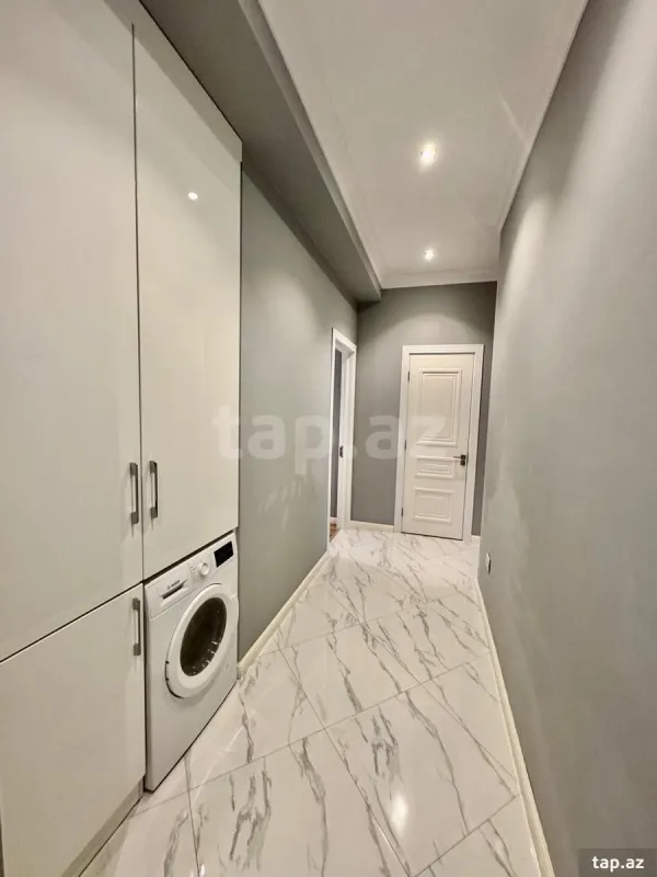 Kirayə verilir 3 otaqlı yeni tikili 130 m²