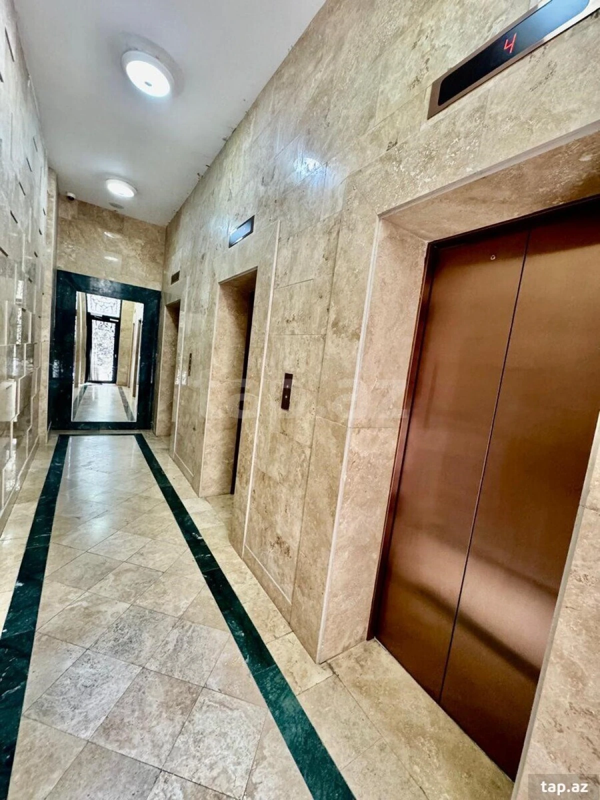 Kirayə verilir 3 otaqlı yeni tikili 130 m²