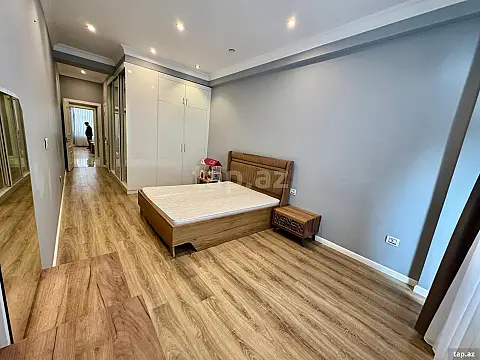 Kirayə verilir 3 otaqlı yeni tikili 130 m²