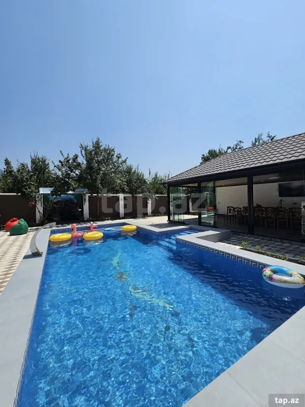 Kirayə verilir 7 otaqlı həyət evi 140 m²