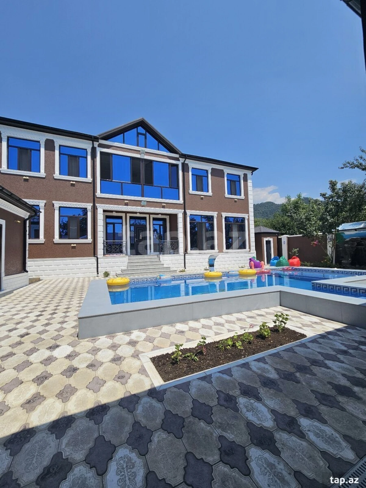Kirayə verilir 7 otaqlı həyət evi 140 m²