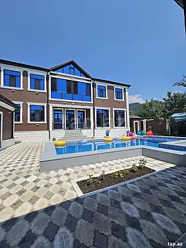 Kirayə verilir 7 otaqlı həyət evi 140 m²