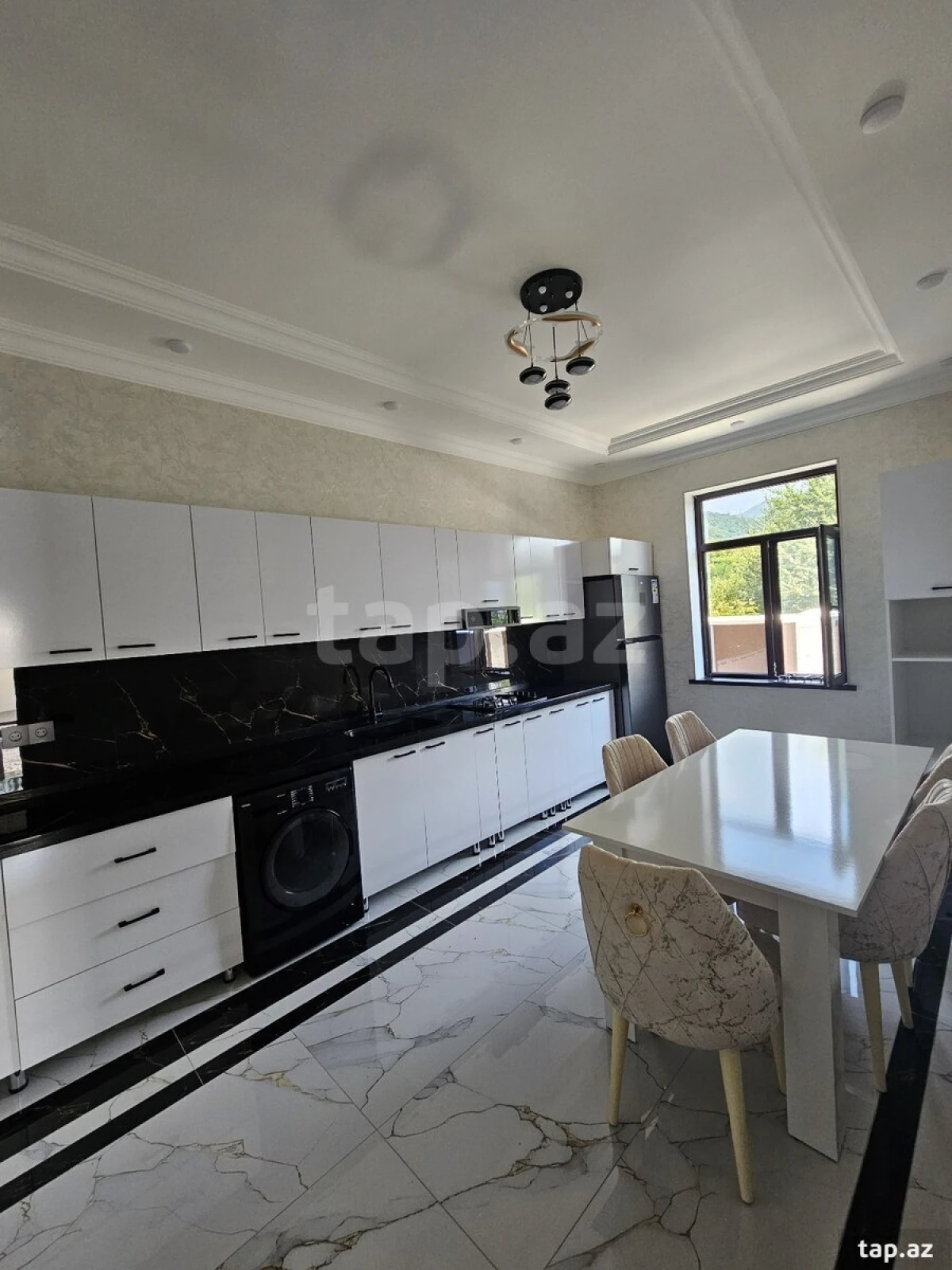 Kirayə verilir 7 otaqlı həyət evi 140 m²