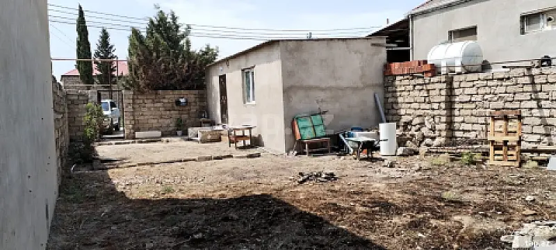 Satılır 1 otaqlı həyət evi 50 m²