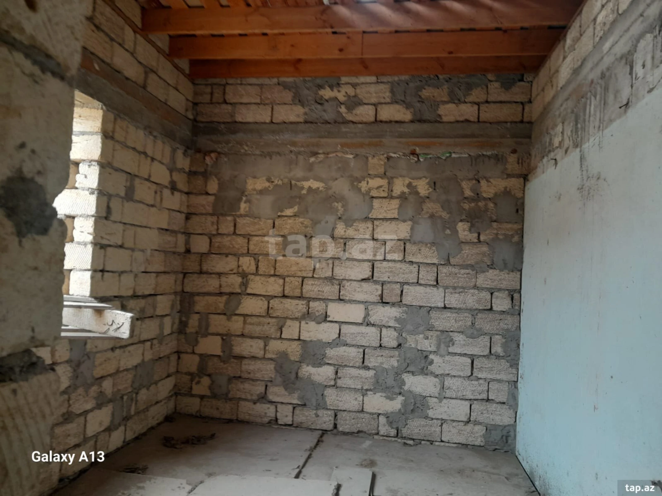 Satılır 9 otaqlı həyət evi 450 m²
