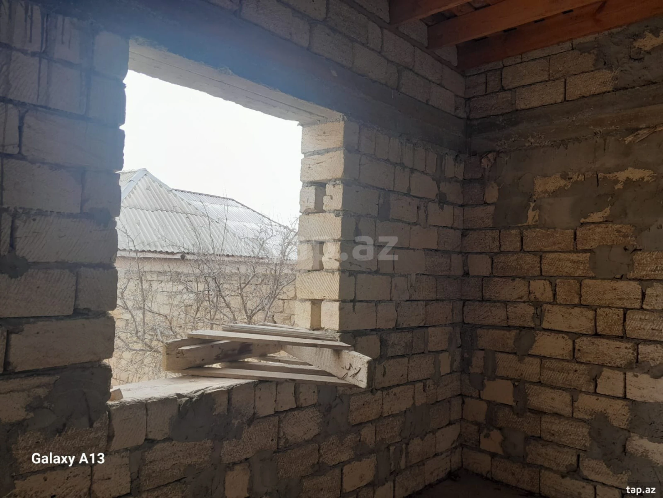 Satılır 9 otaqlı həyət evi 450 m²