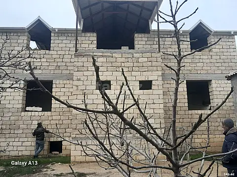 Satılır 9 otaqlı həyət evi 450 m²