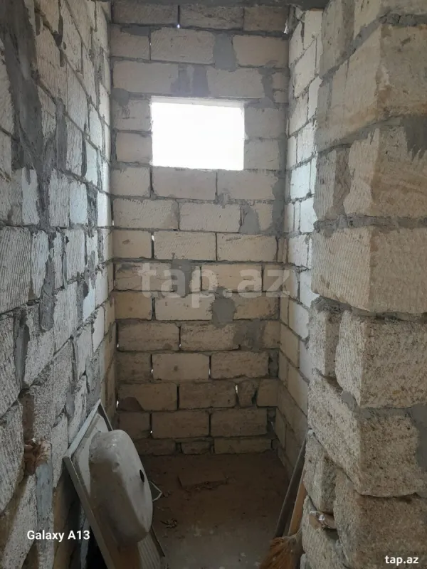 Satılır 9 otaqlı həyət evi 450 m²