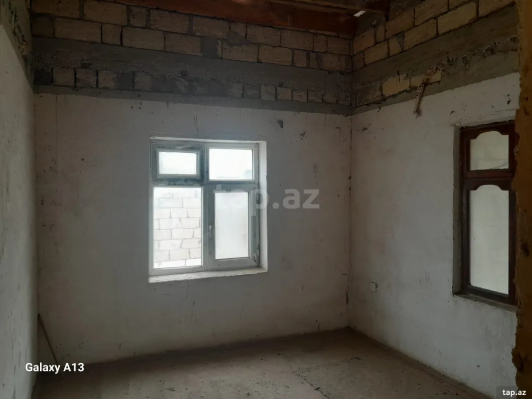 Satılır 9 otaqlı həyət evi 450 m²