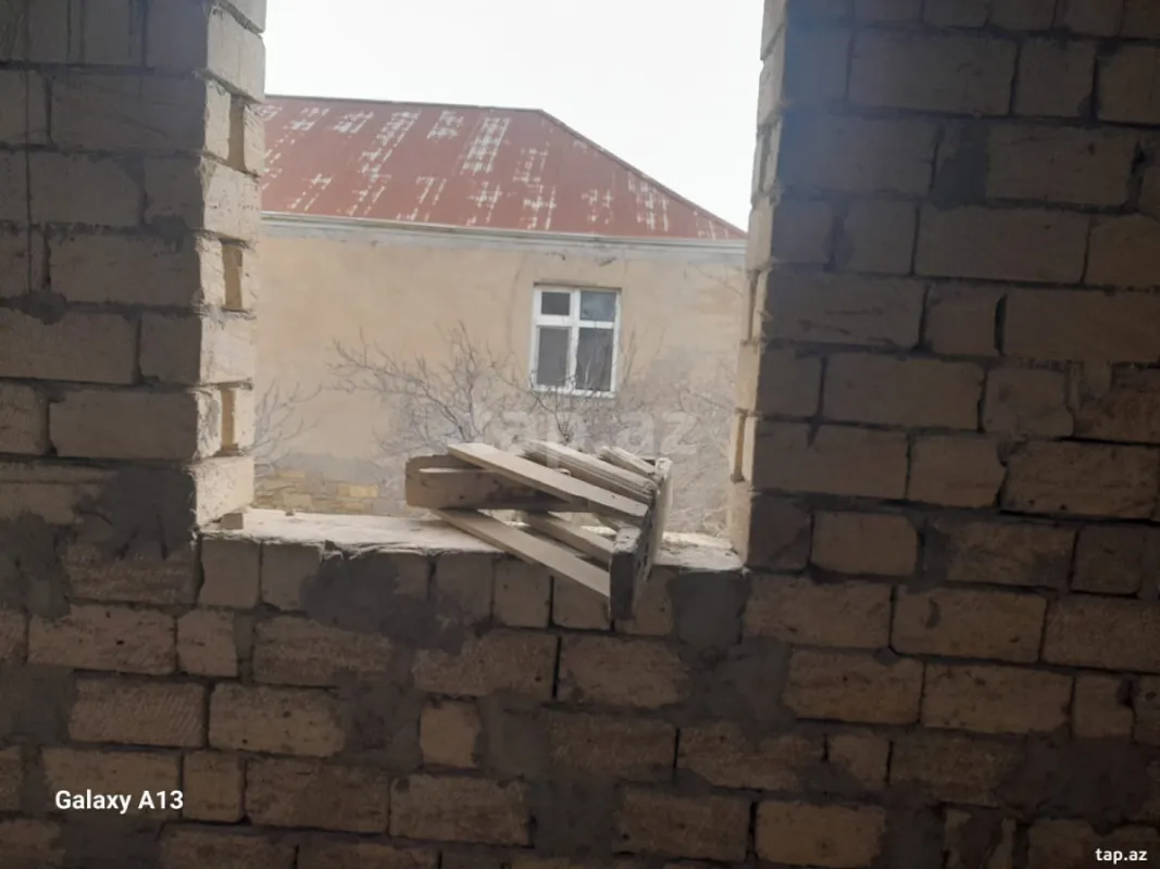 Satılır 9 otaqlı həyət evi 450 m²