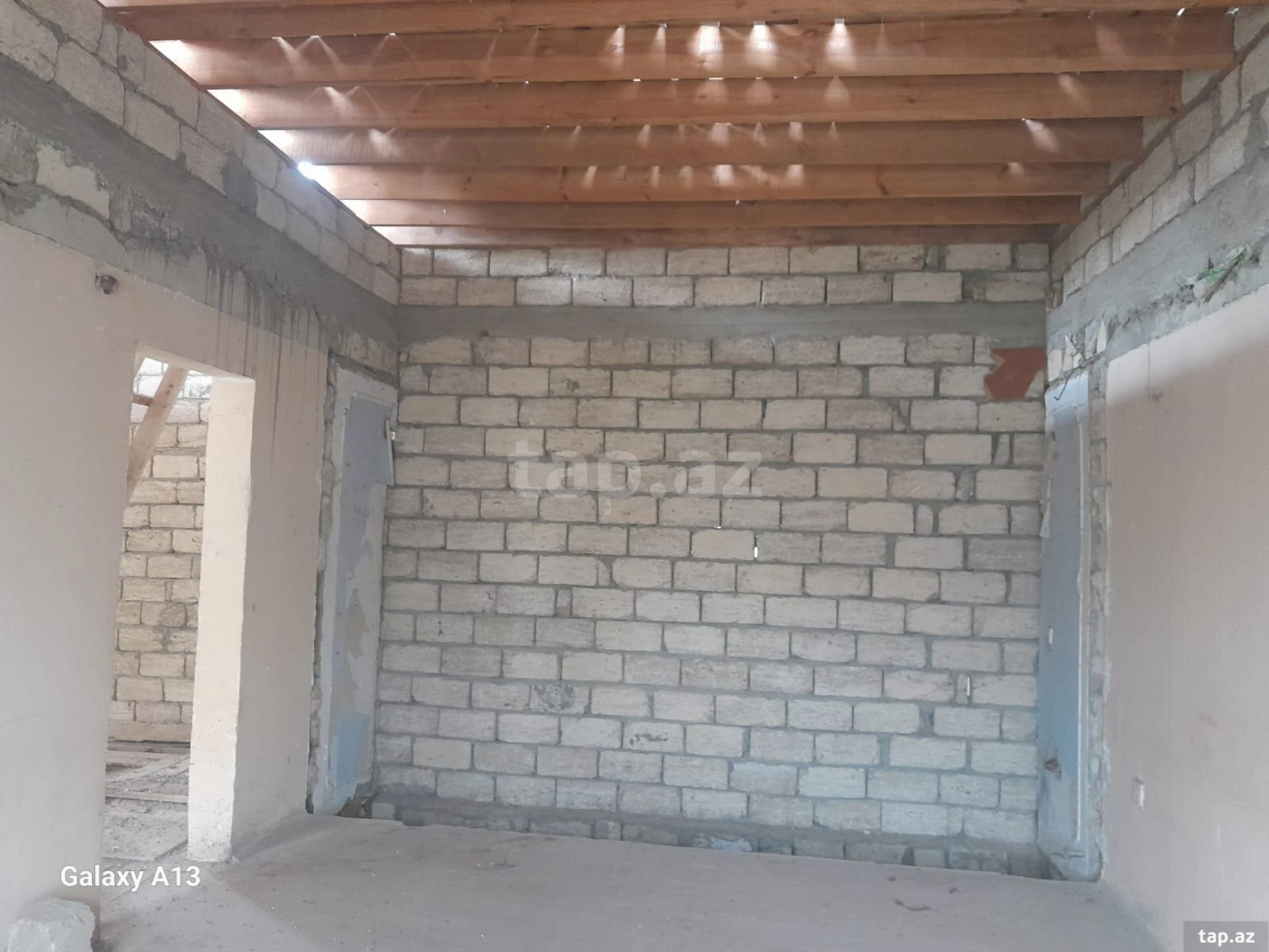 Satılır 9 otaqlı həyət evi 450 m²