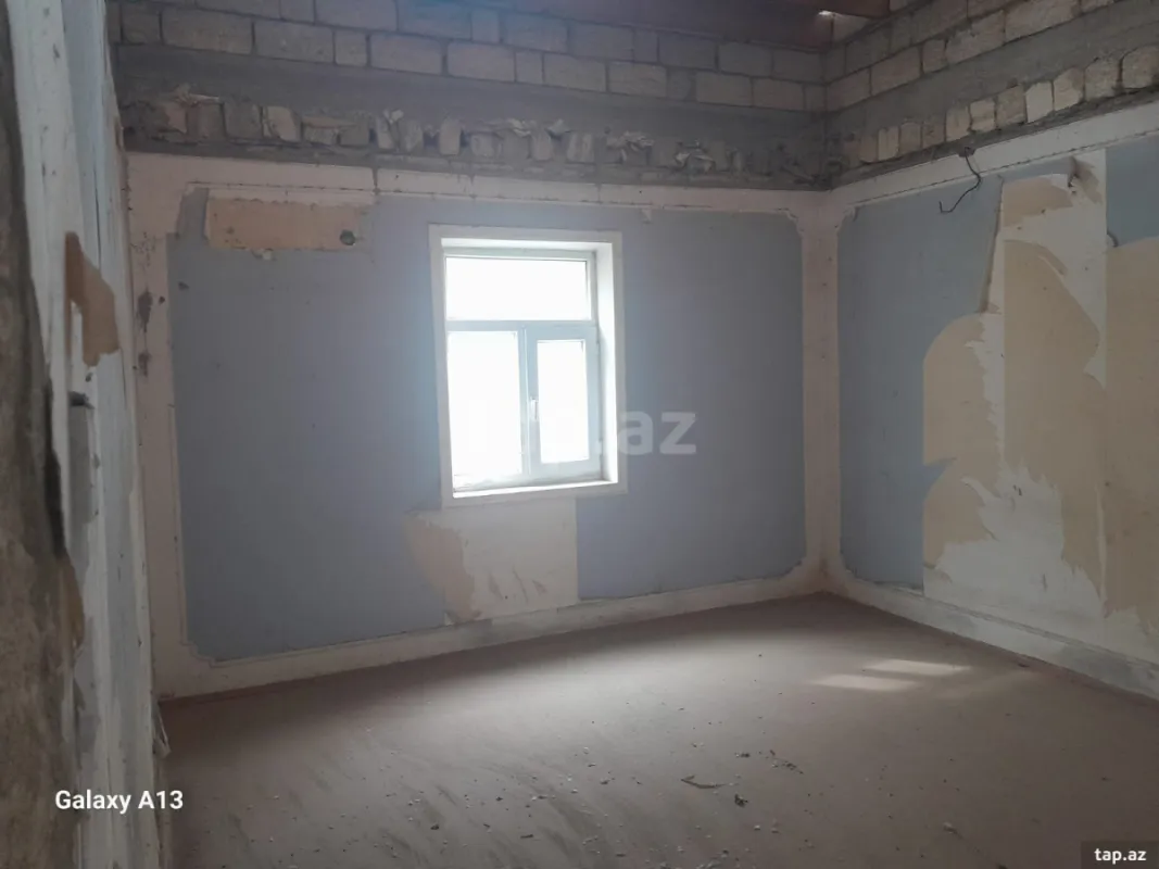 Satılır 9 otaqlı həyət evi 450 m²