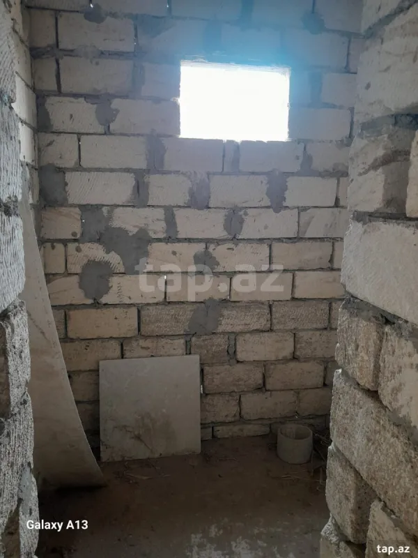Satılır 9 otaqlı həyət evi 450 m²