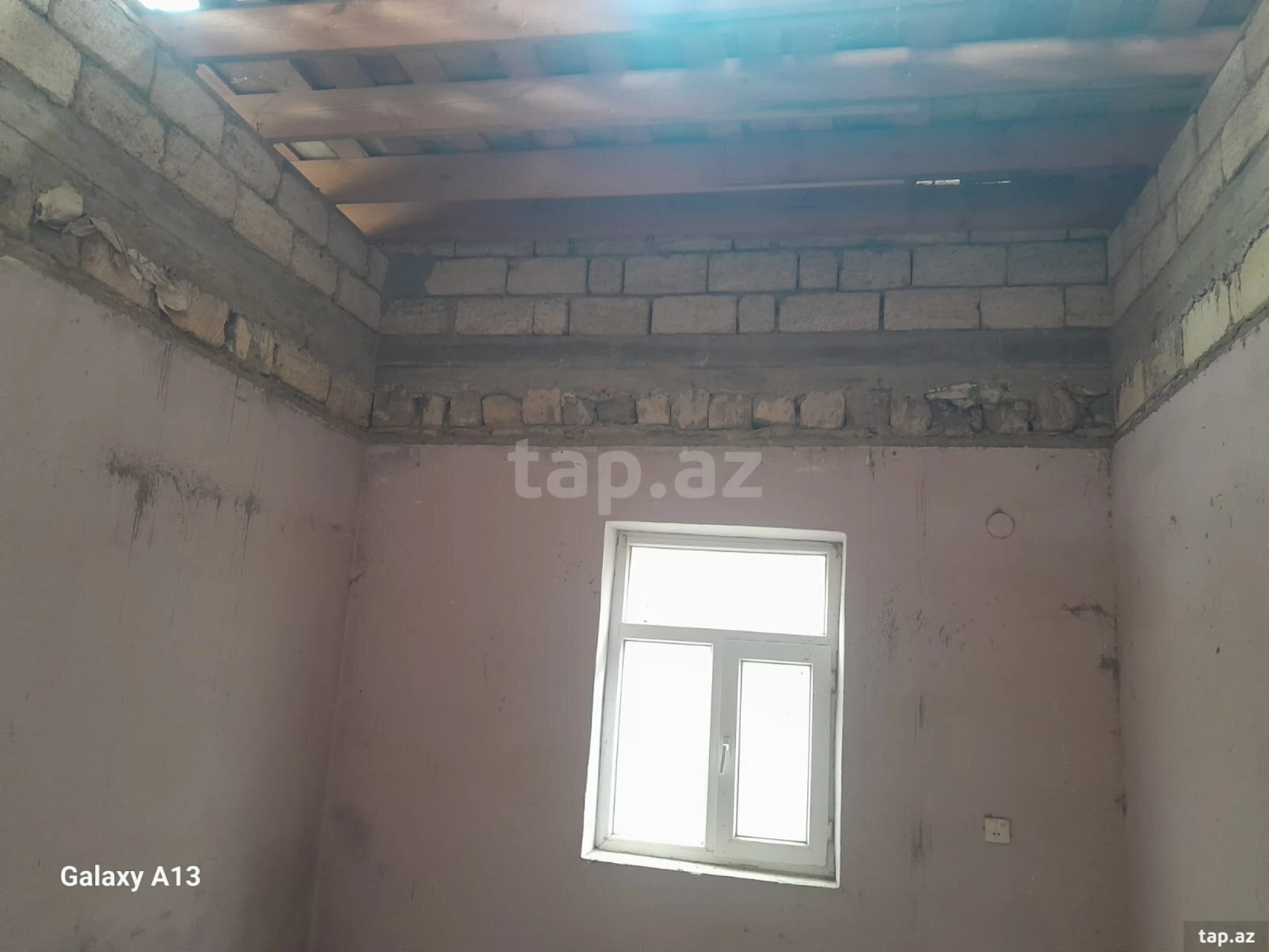 Satılır 9 otaqlı həyət evi 450 m²