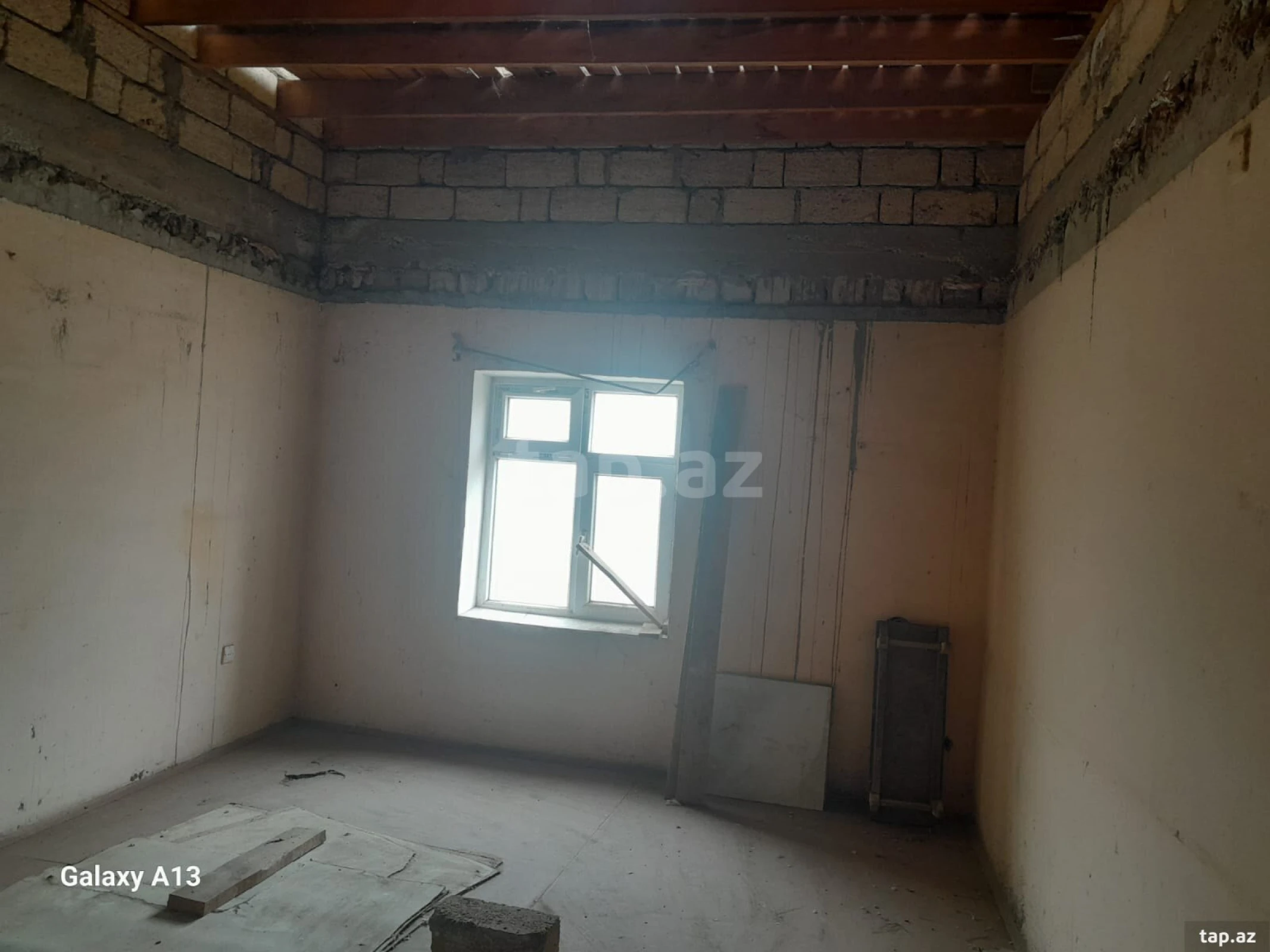 Satılır 9 otaqlı həyət evi 450 m²