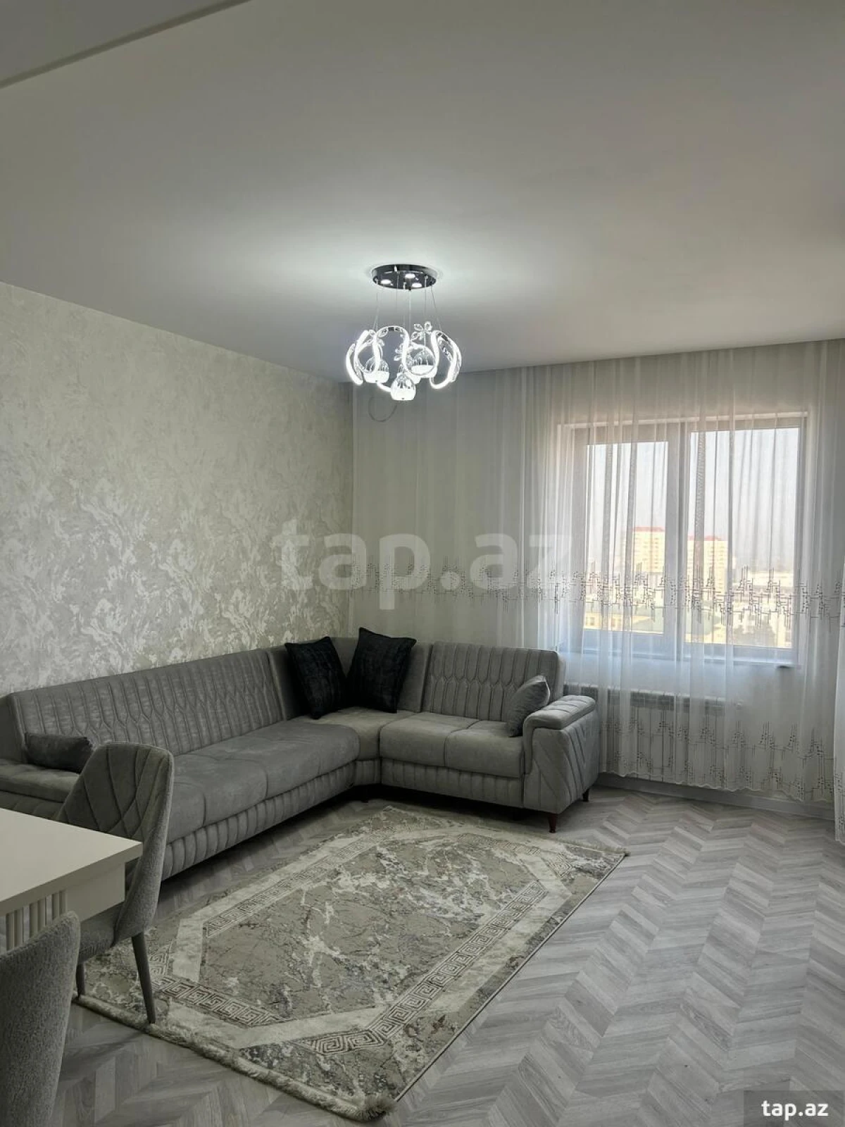 Kirayə verilir 2 otaqlı yeni tikili 81 m²