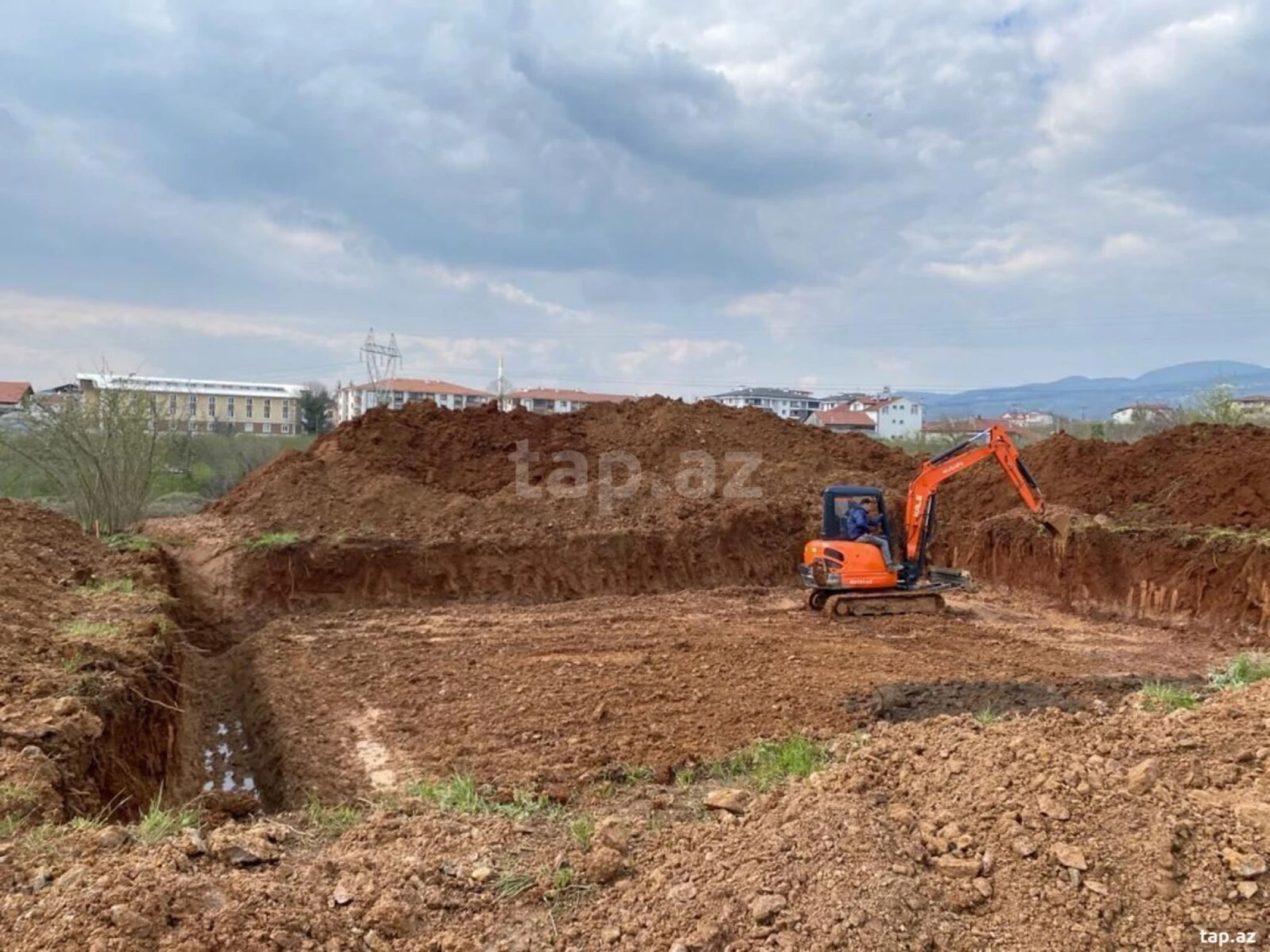 Satılır torpaq sahəsi