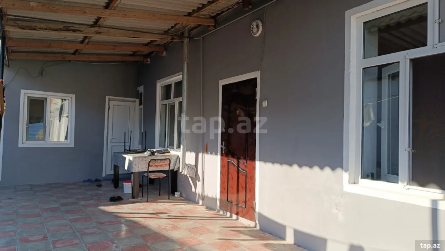 Satılır 4 otaqlı həyət evi 150 m²