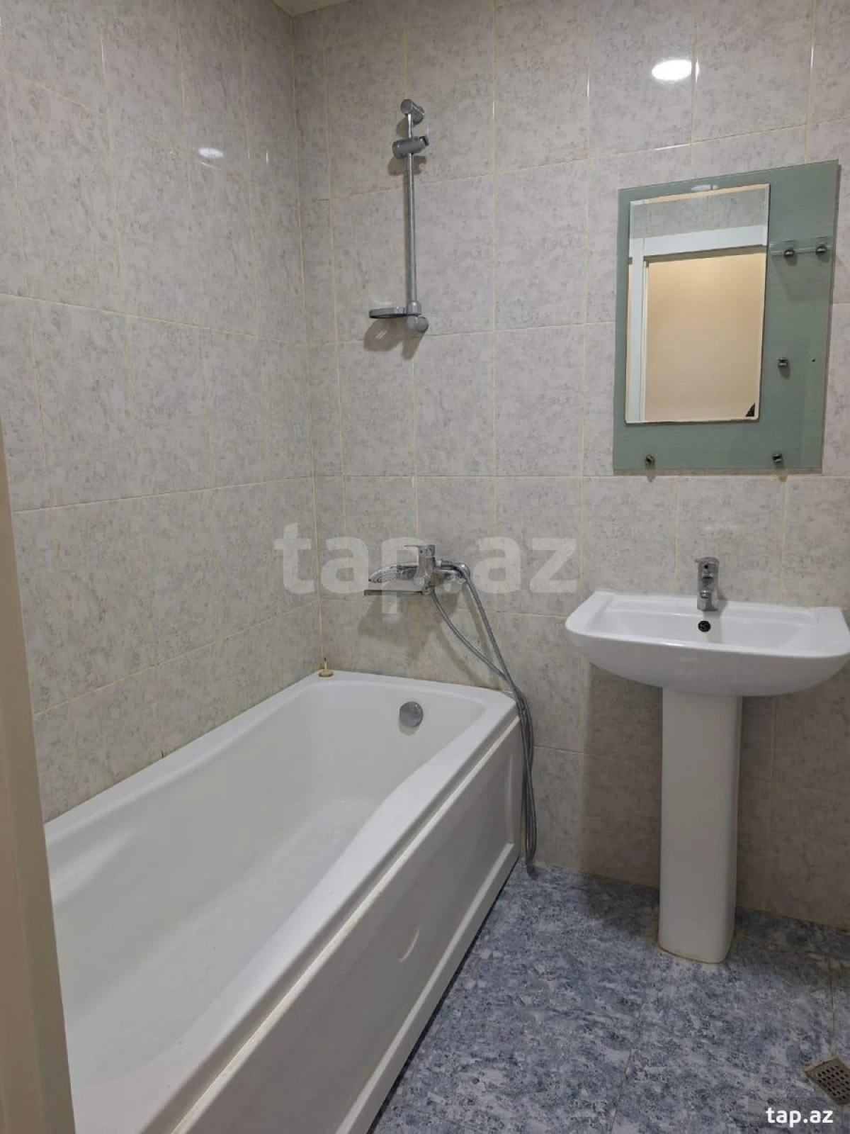 Satılır 3 otaqlı yeni tikili 85 m²