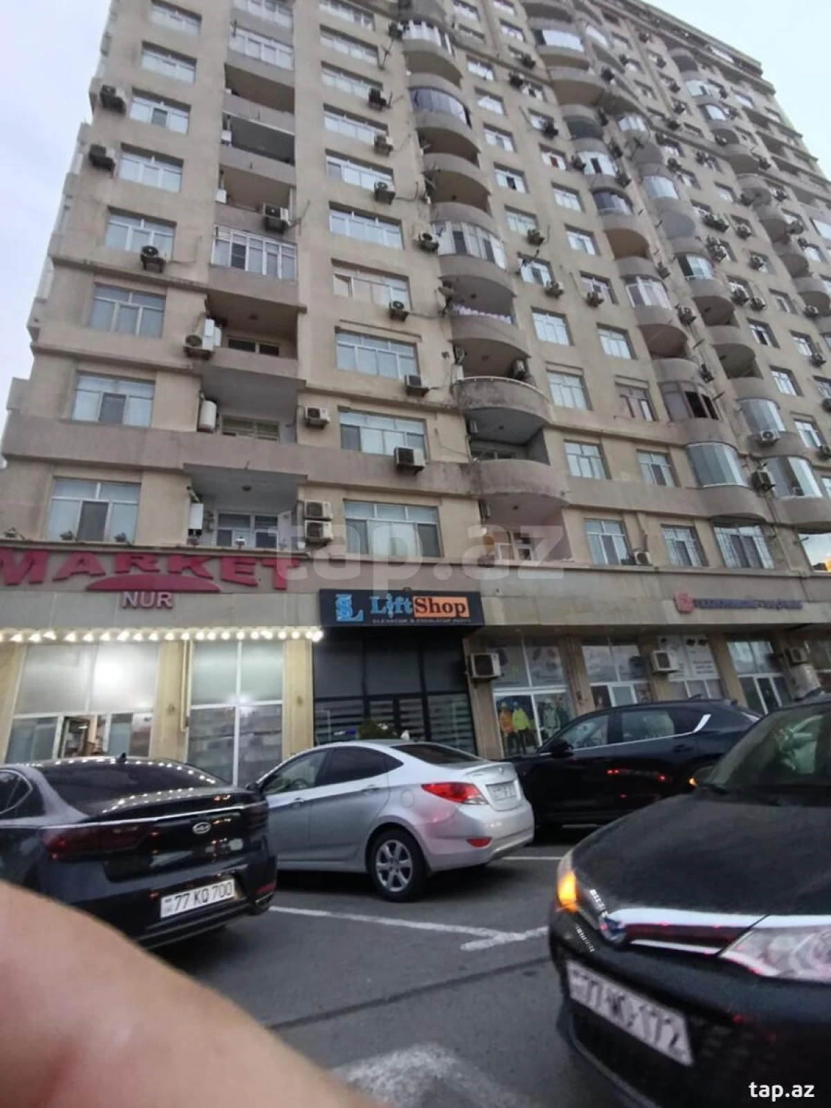 Satılır 3 otaqlı yeni tikili 128 m²