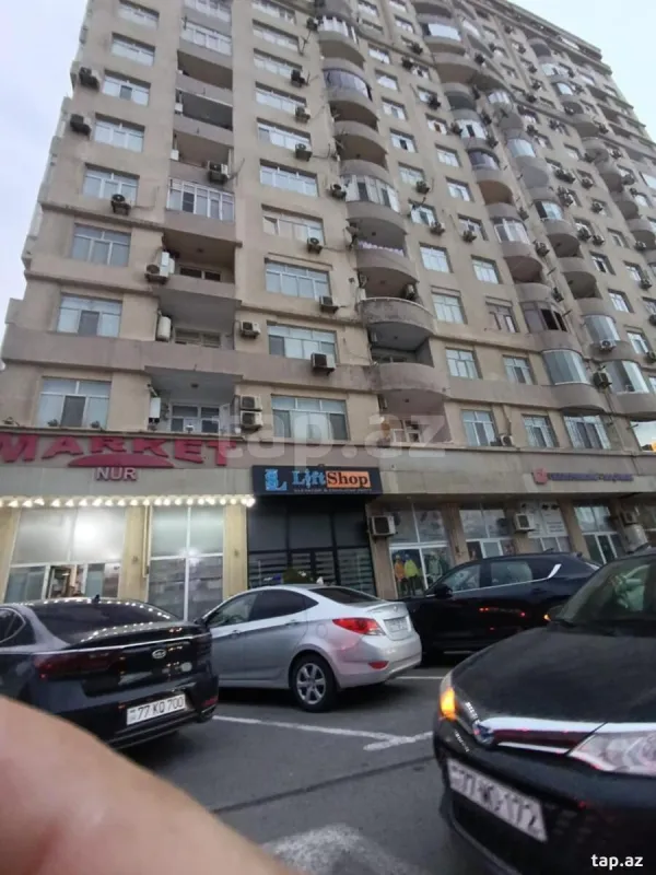 Satılır 3 otaqlı yeni tikili 128 m²