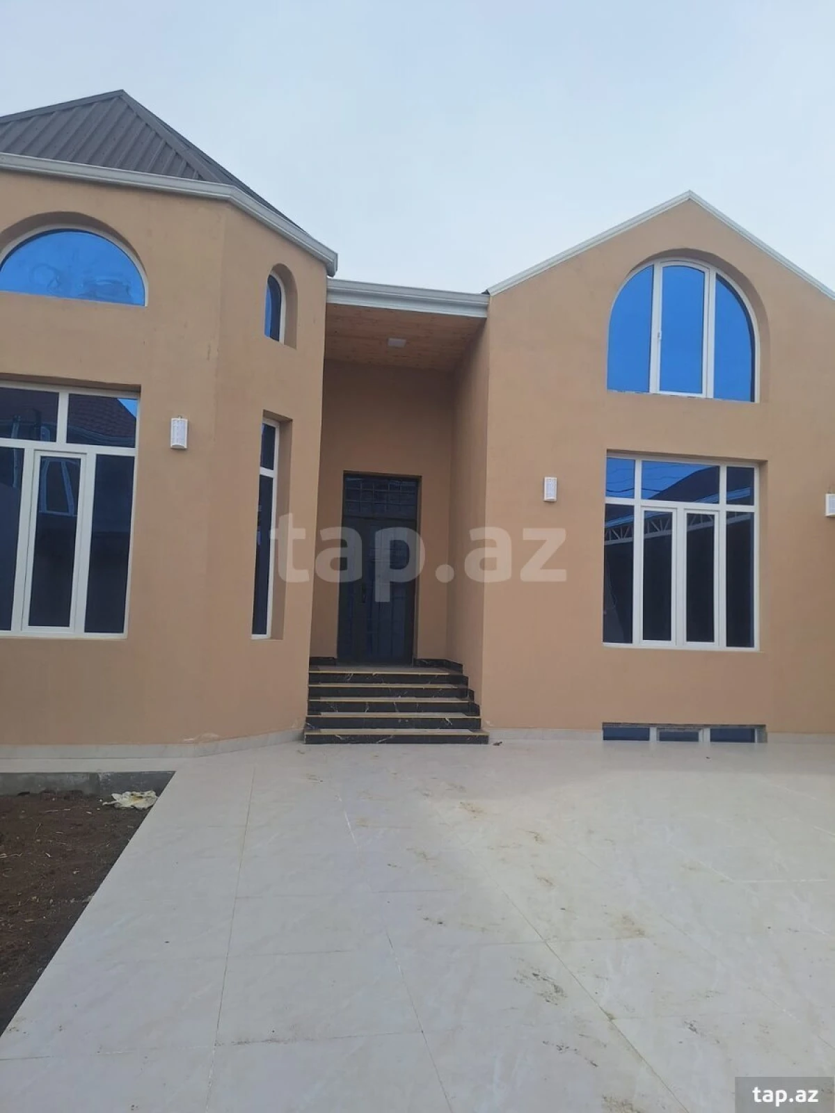 Satılır 4 otaqlı həyət evi 140 m²