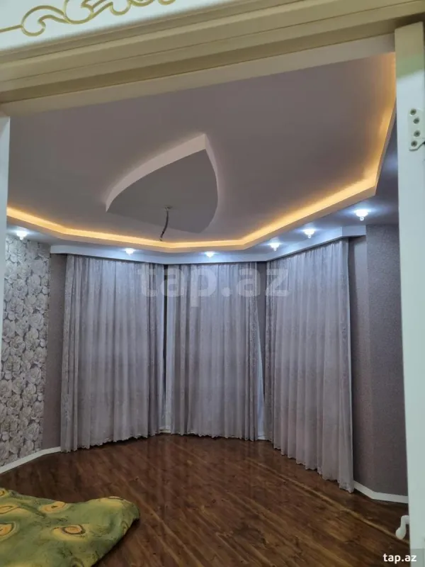 Satılır 5 otaqlı həyət evi 260 m²