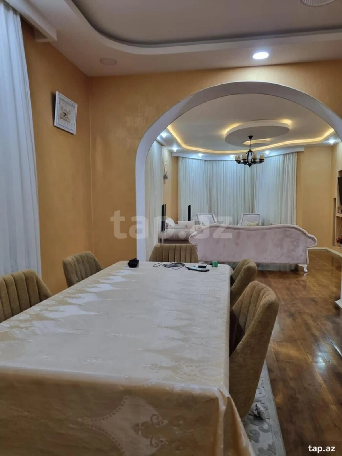 Satılır 5 otaqlı həyət evi 260 m²