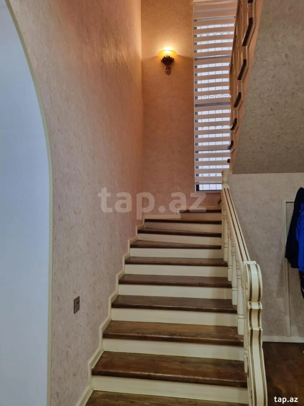 Satılır 5 otaqlı həyət evi 260 m²