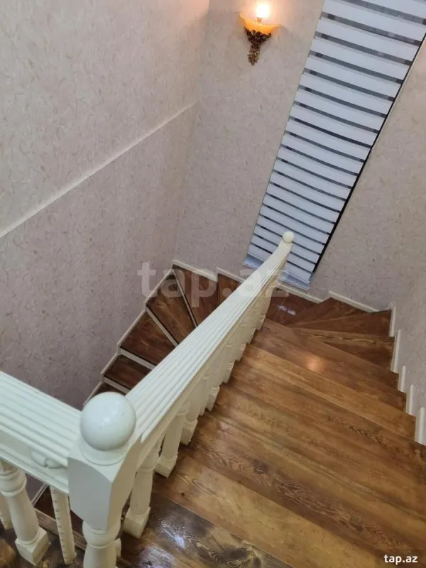 Satılır 5 otaqlı həyət evi 260 m²