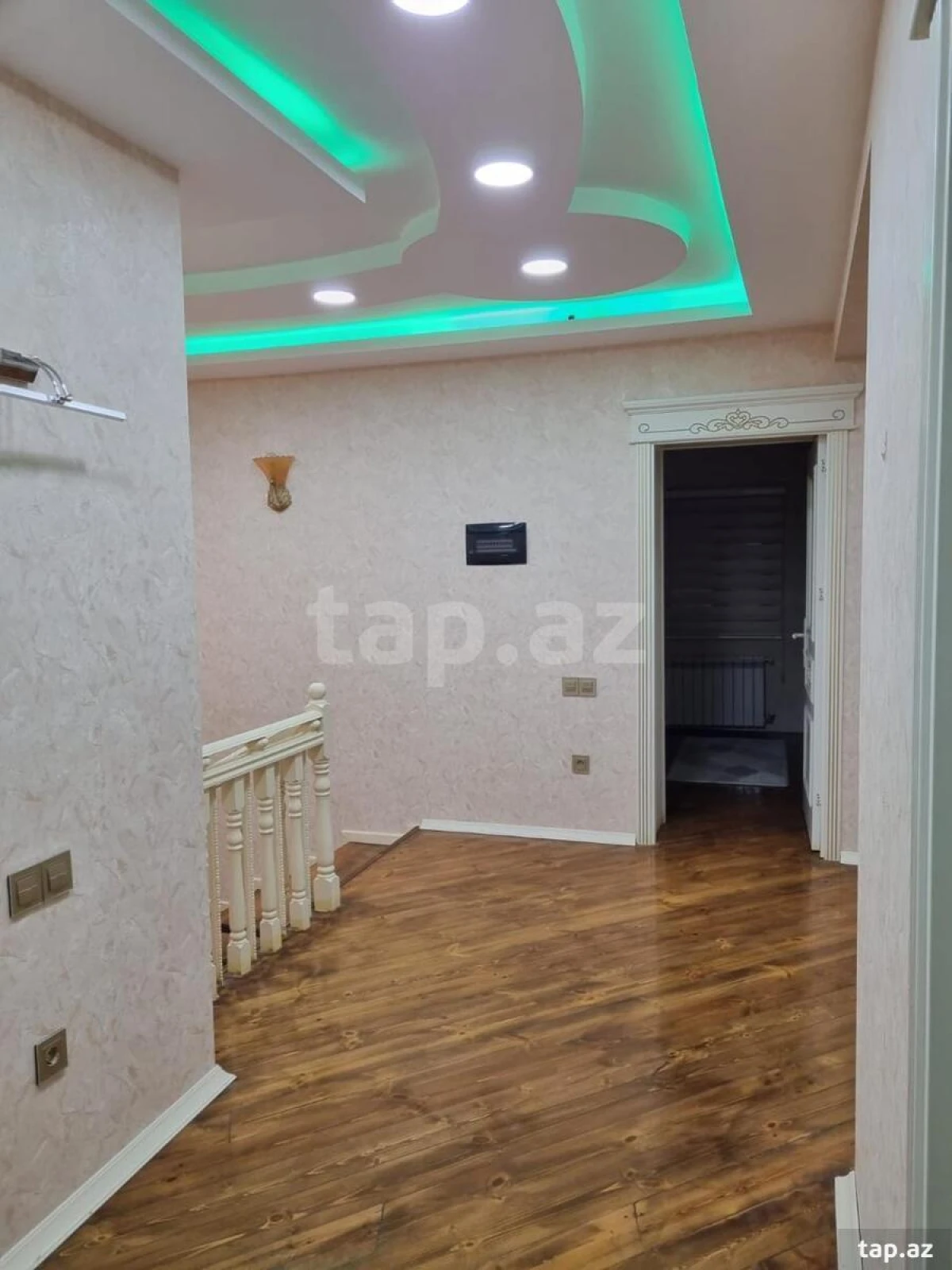 Satılır 5 otaqlı həyət evi 260 m²