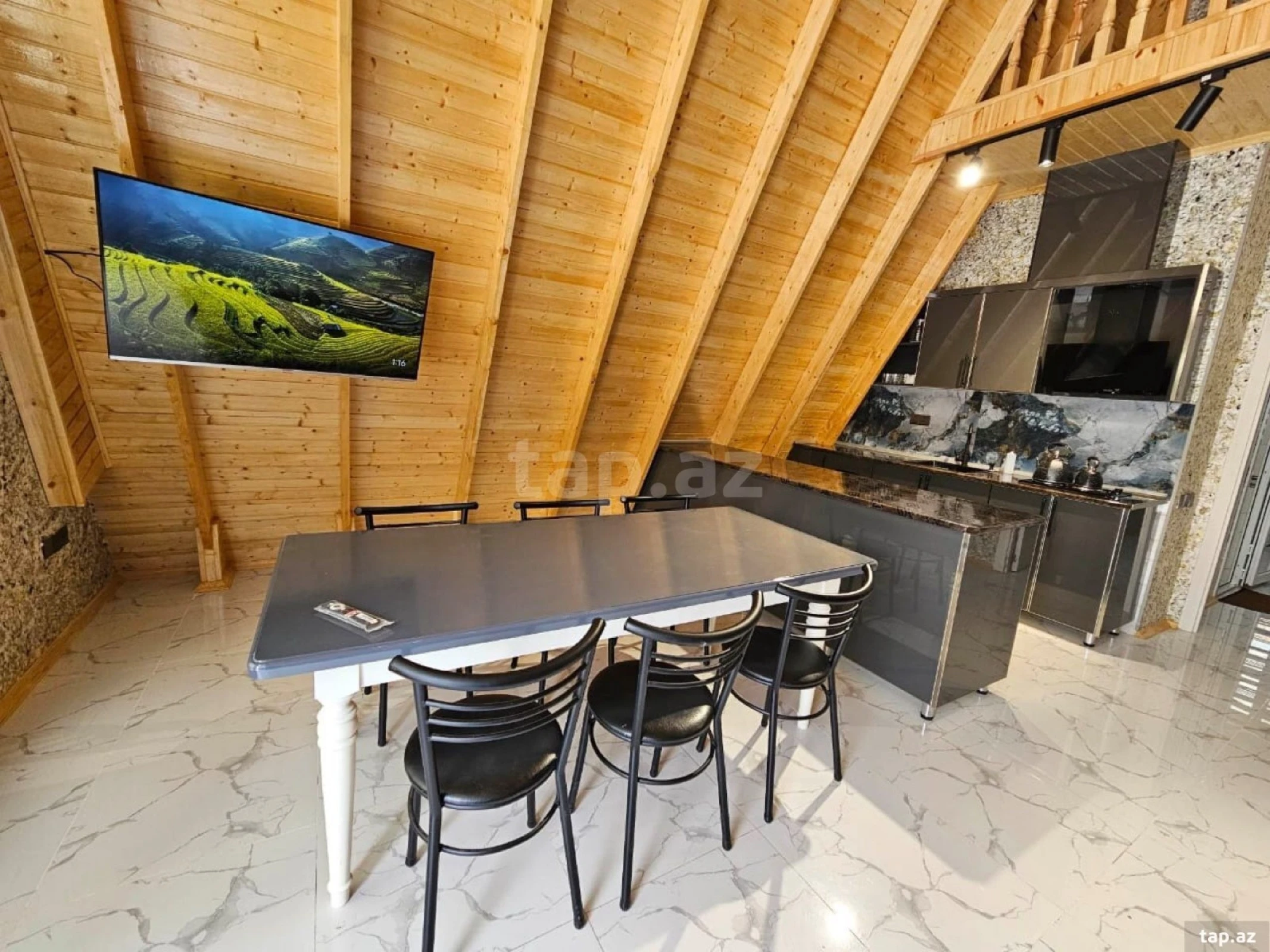 Kirayə verilir 3 otaqlı həyət evi 200 m²