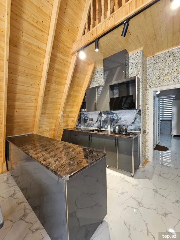 Kirayə verilir 3 otaqlı həyət evi 200 m²