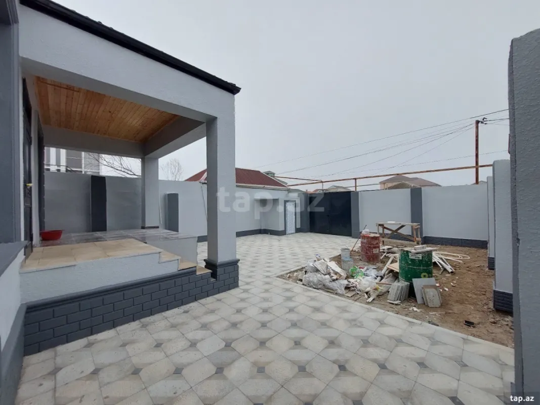 Satılır 4 otaqlı həyət evi 250 m²