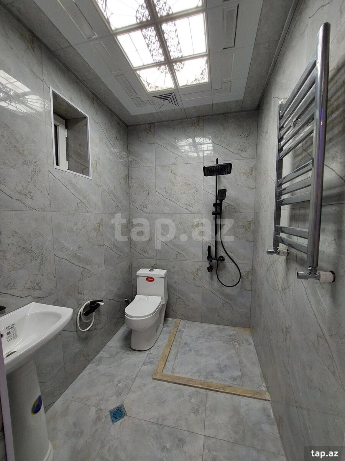 Satılır 4 otaqlı həyət evi 250 m²