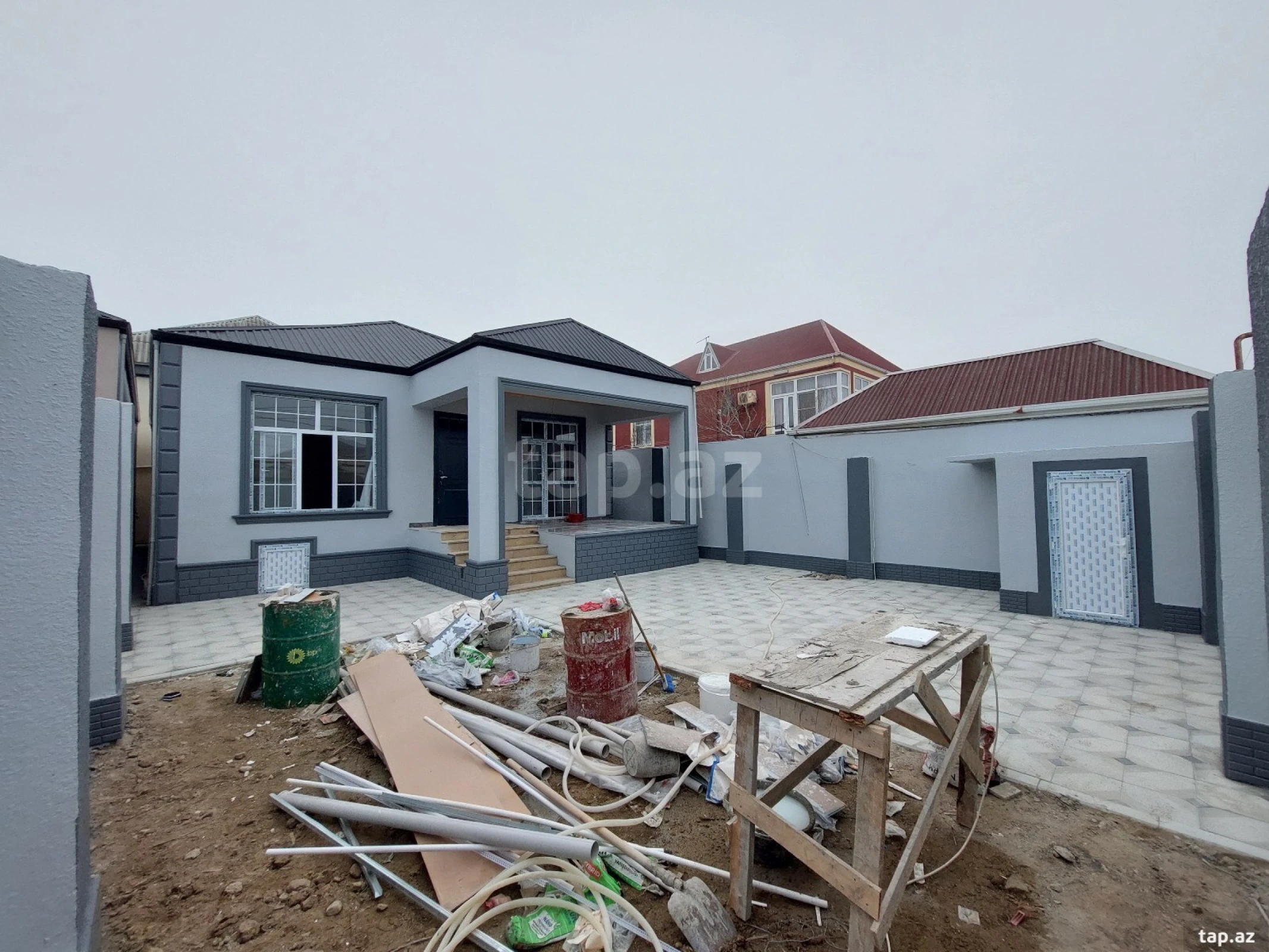 Satılır 4 otaqlı həyət evi 250 m²