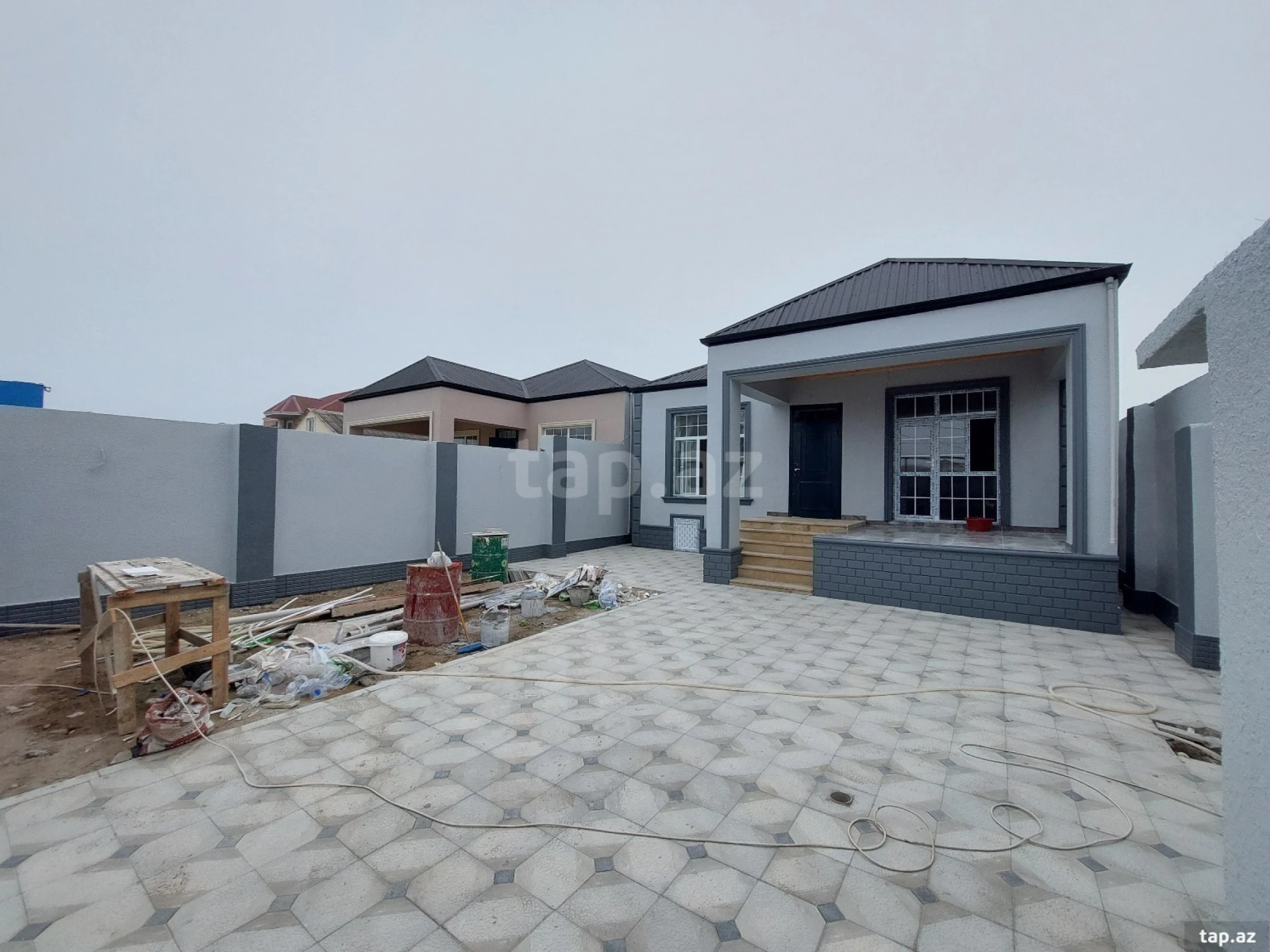 Satılır 4 otaqlı həyət evi 250 m²