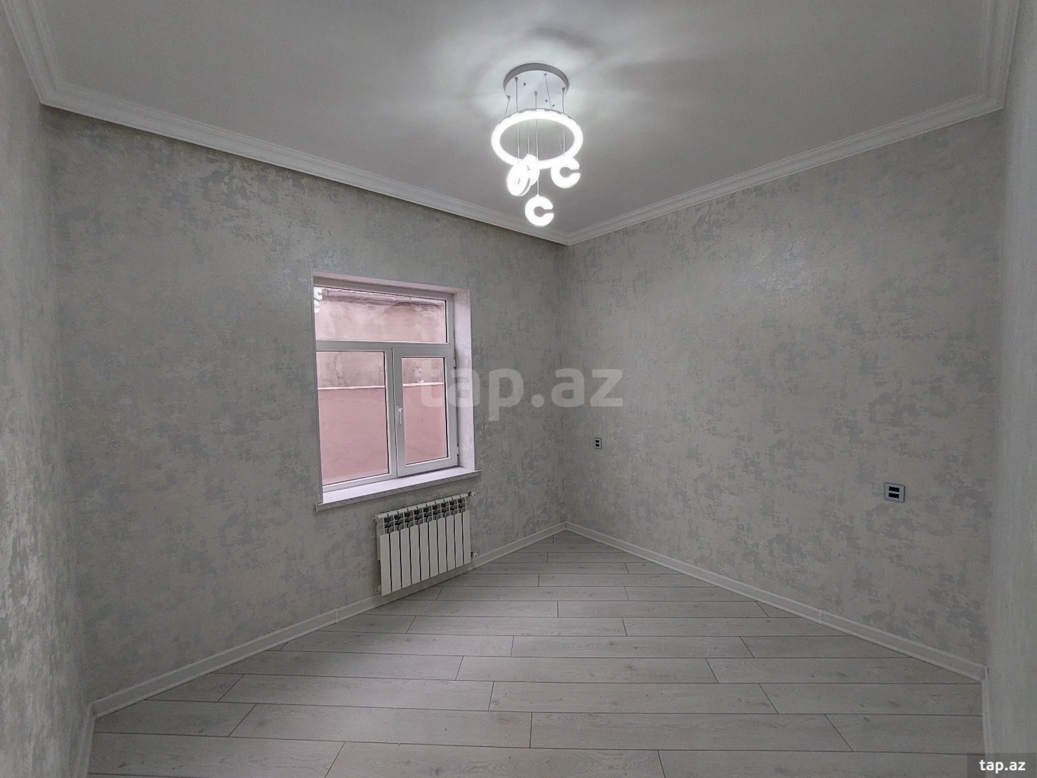 Satılır 4 otaqlı həyət evi 250 m²