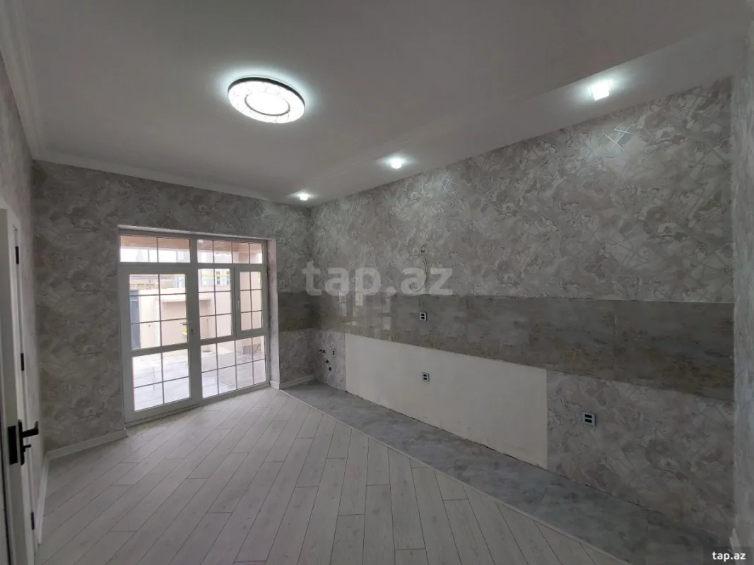 Satılır 4 otaqlı həyət evi 250 m²