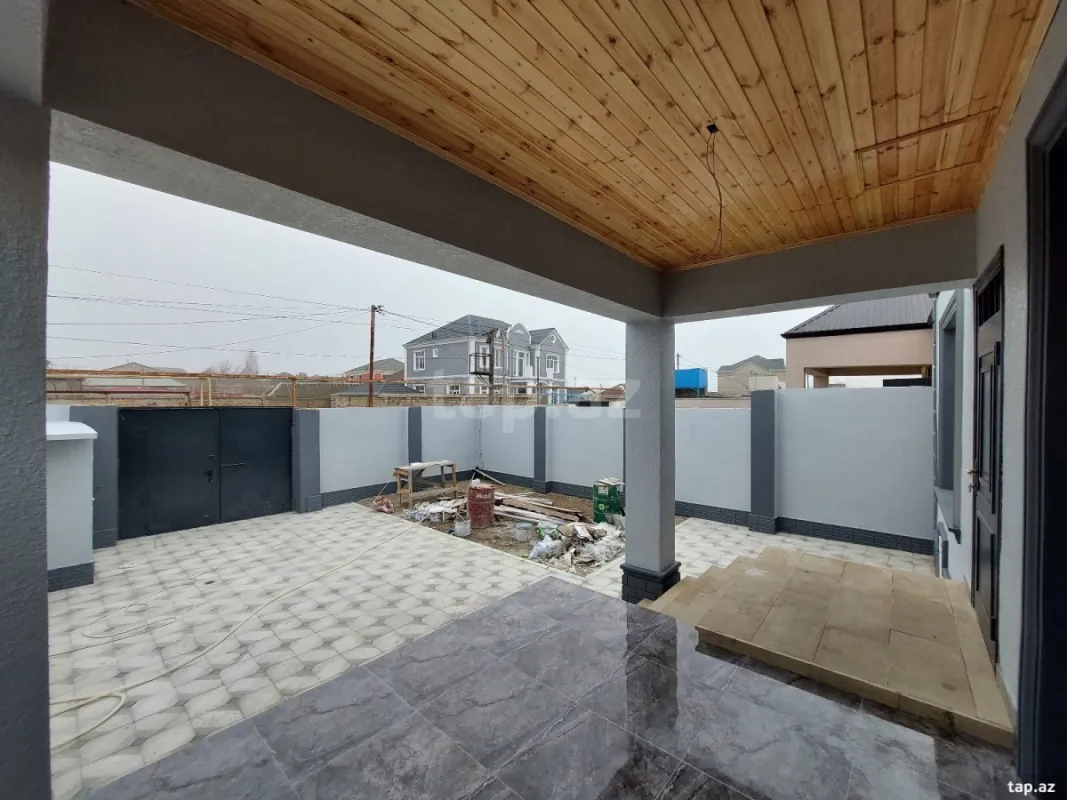 Satılır 4 otaqlı həyət evi 250 m²