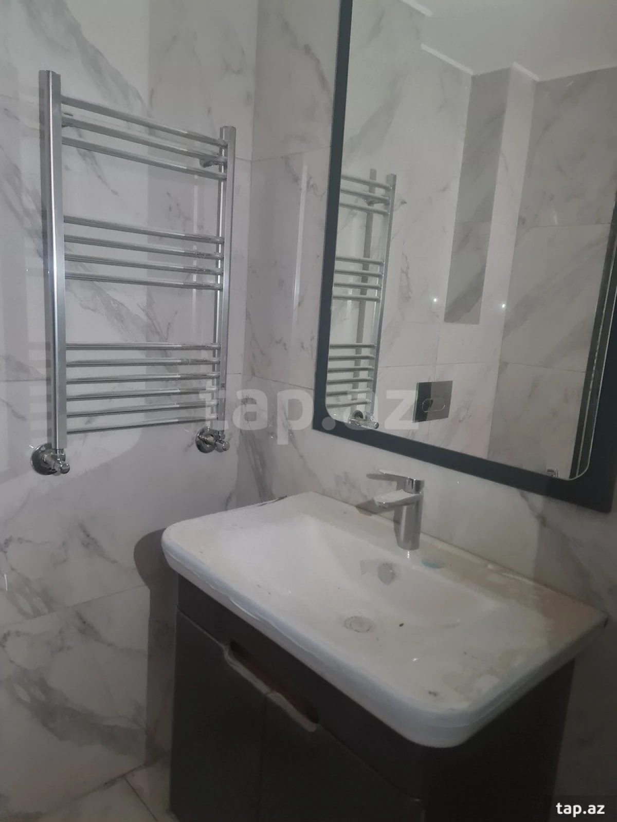 Satılır 3 otaqlı yeni tikili 63 m²