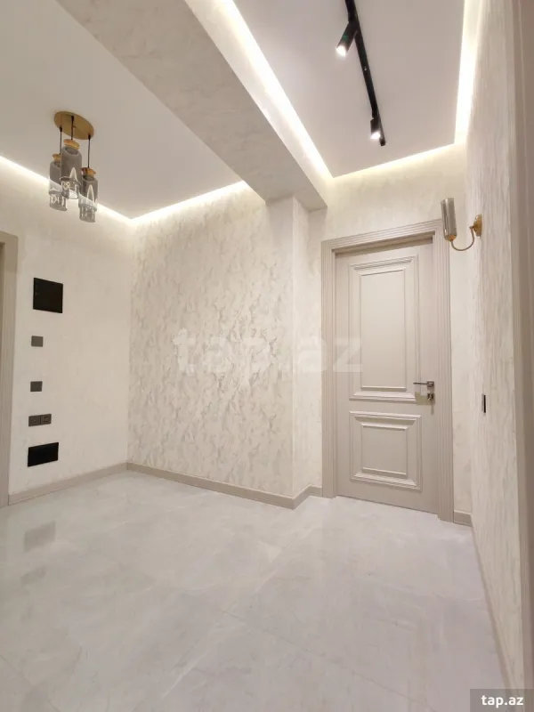Satılır 2 otaqlı yeni tikili 65 m²