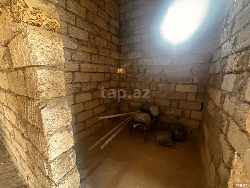 Satılır 4 otaqlı həyət evi 144 m²